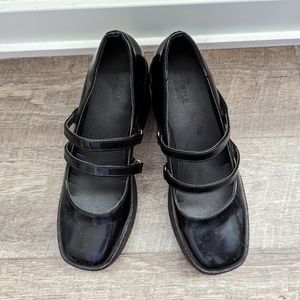 Size 9 chunky platform Mary Janes
